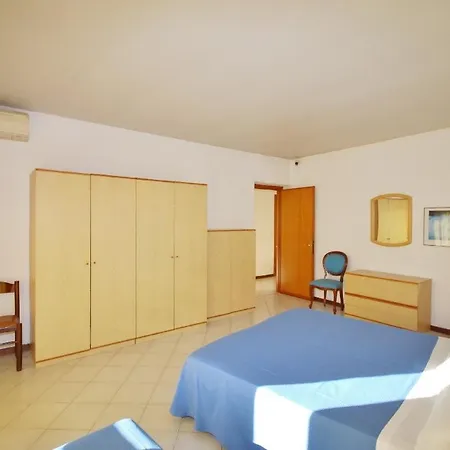 Leopardi مارينا دي بييتراسانْت