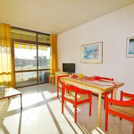 Leopardi مارينا دي بييتراسانْت